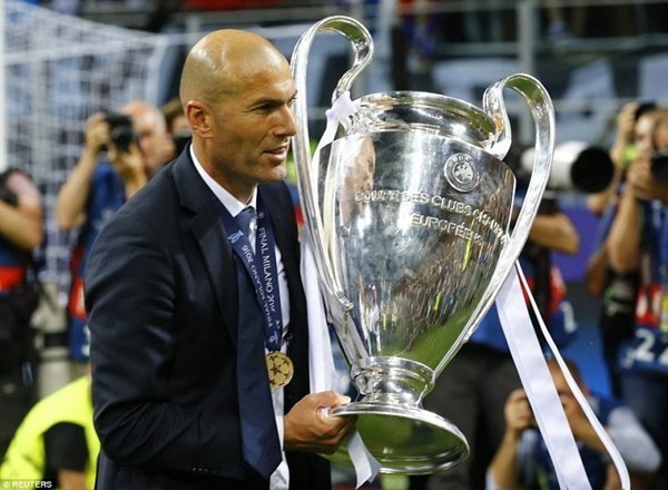 Giúp Real Madrid vô địch Champions League mùa trước, nhưng chiếc ghế của Zidane vẫn không được bảo đảm