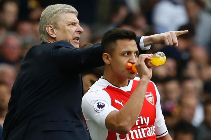 Alexis là chân sút hàng đầu của Arsenal
