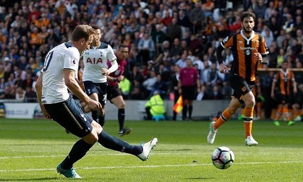 Harry Kane lập hat-trick bàn thắng vào lưới Hull