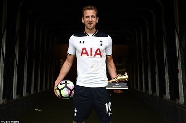 Kane đoạt Chiếc giày vàng Premier League trong 2 mùa giải liên tiếp