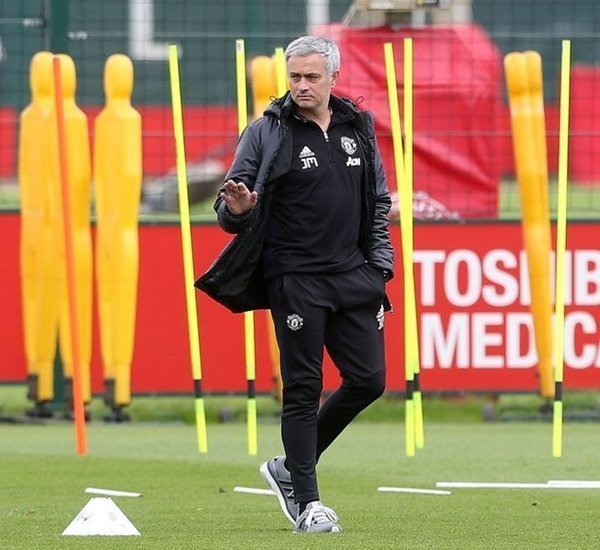 Jose Mourinho đang cùng các học trò chuẩn bị cho trận đấu lớn nhất mùa giải với Ajax tại chung kết Europa League