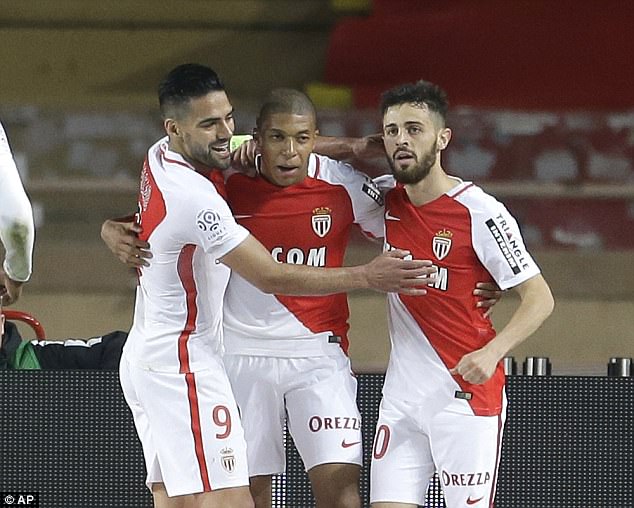 Radamel Falcao lập cú đúp giúp Monaco giành chiến thắng quan trọng trước Lille