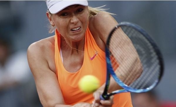 Tay vợt nổi tiếng của Nga, Maria Sharapova từng bị cấm thi đấu 15 tháng vì doping