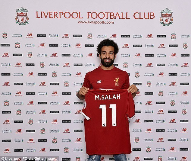 Mohamed Salah ra mắt Liverpool với chiếc áo số 11