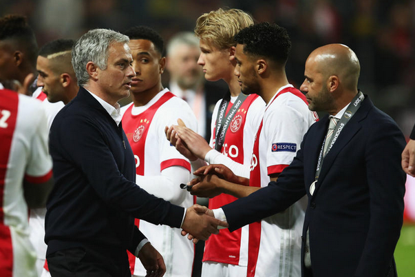 Sau mùa giải ấn tượng cùng Ajax, Peter Bosz được Dortmund bổ nhiệm làm HLV trưởng