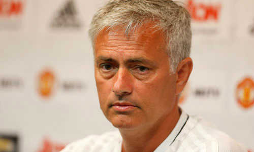 Mourinho: 'Tôi không có hứng thú nói về Chelsea'