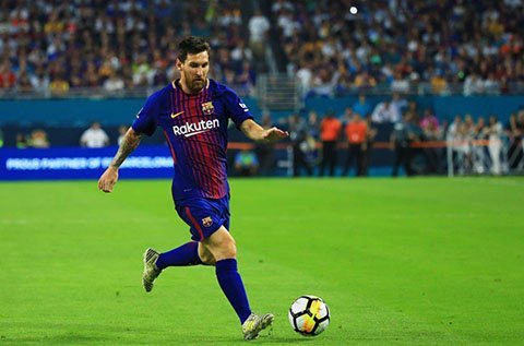 Messi vừa gia hạn hợp đồng tới năm 2021 với Barca