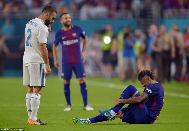 Neymar liên tục bị chấn thương ở trận đấu này