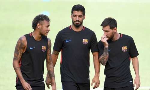 Messi và Suarez lên tiếng, Neymar từ chối PSG