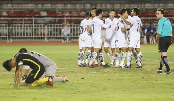 U23 Thái Lan vùi dập U23 Malaysia 3-0