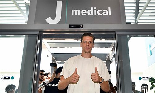 Szczesny có mặt tại trung tâm y tế của Juventus để làm kiểm tra sức khoẻ hôm qua 18/7