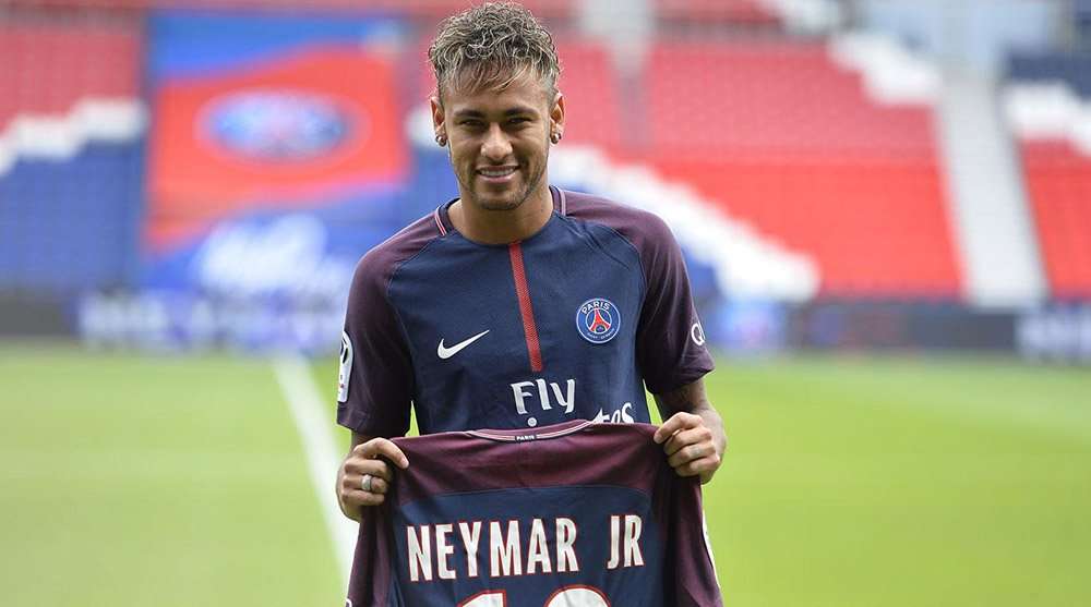 Neymar vừa ra mắt PSG liền kiện Barca lên FIFA