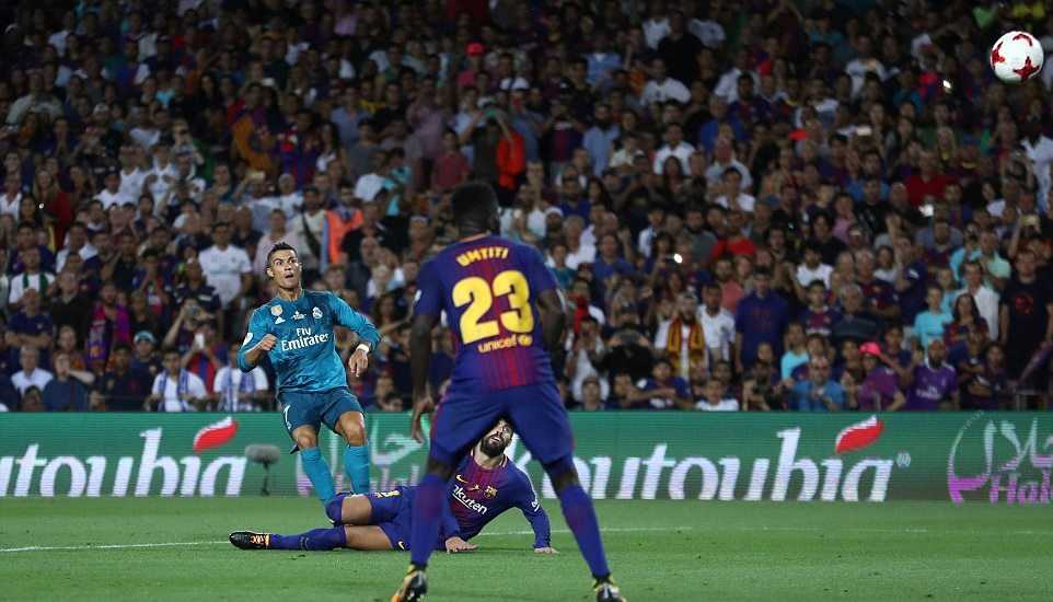 Ronaldo bị đuổi, Barca thảm hại tại Camp Nou