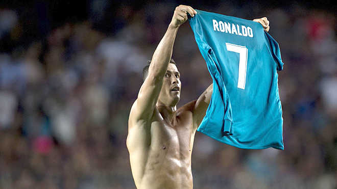  Chưa bao giờ Ronaldo thoát khỏi nỗi ám ảnh mang tên "Messi"