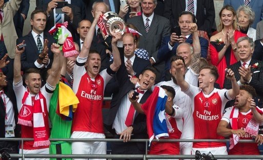 Arsenal vô địch FA Cup mùa giải trước sau khi thắng Chelsea