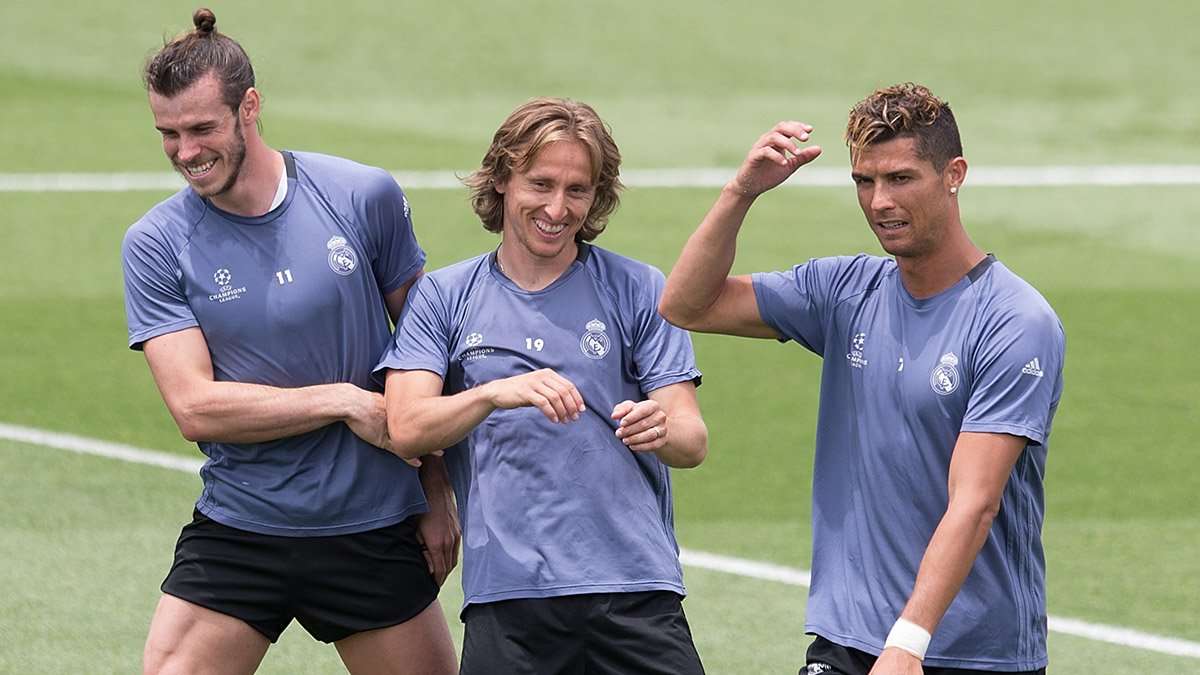 Ở sân Bernabeu, Bale bị cô lập và chỉ có Modric làm bạn