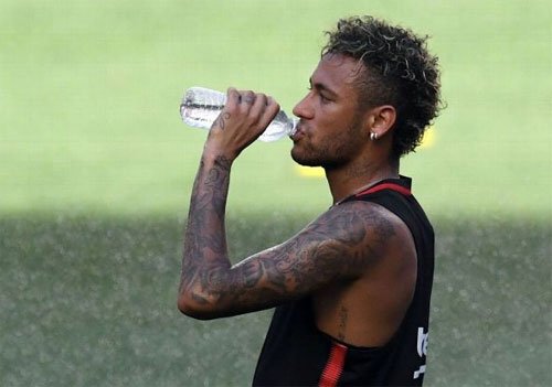 Neymar mới lập kỷ lục chuyển nhượng thế giới. 