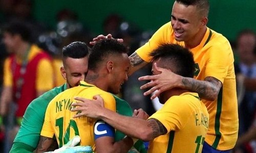 Brazil lên số một thế giới dù không đá trận nào kể từ tháng Sáu.