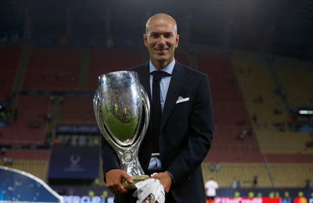 HLV Zidane sắp ký hợp đồng mới với Real Madrid