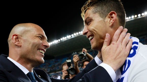 Zidane khẳng định Ronaldo muốn ở lại Real Madrid