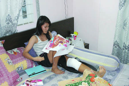 Trung vệ thép của bóng đá nữ Việt Nam Chương Thị Kiều tưởng có lúc đã không còn được tiếp tục đá bóng đỉnh cao vì chấn thương dai dẳng năm 2013