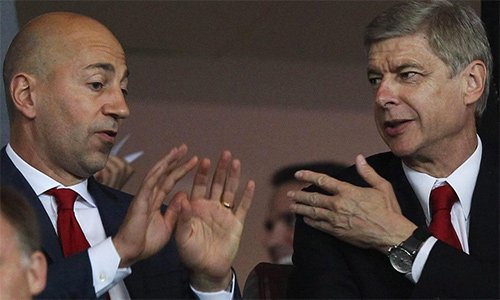 Gazidis bác bỏ quan điểm rằng Arsenal giữ Wenger ở lại là một quyết định nặng tình cảm, phần thưởng cho 20 năm HLV người Pháp dẫn dắt đội. 
