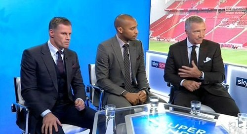 Henry trong cabin bình luận của đài Sky Sports, với Jamie Carragher và Graeme Souness