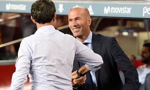 Zidane bênh vực Ronaldo sau khi siêu sao người Bồ Đào Nha nhận án cấm thi đấu năm trận.