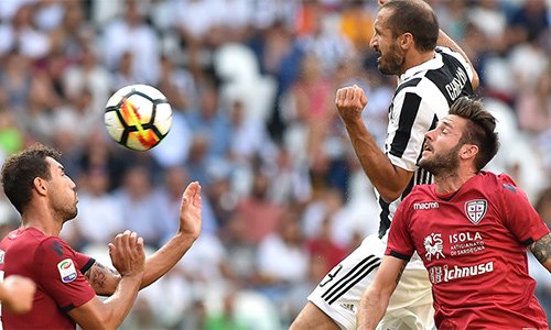 Cagliari là đối thủ vừa miếng để Juventus lấy trọn ba điểm, thị uy trong ngày mở màn Serie A