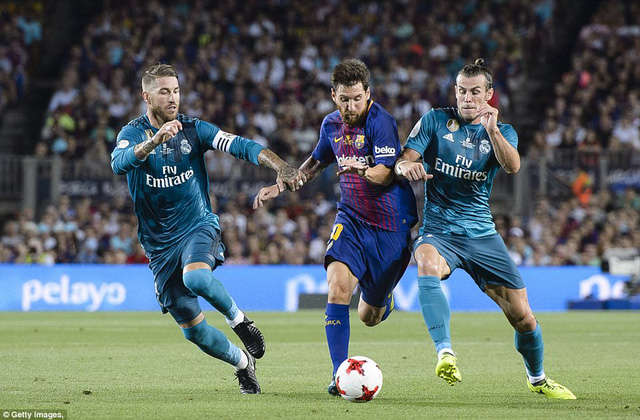 Các cầu thủ Real Madrid luôn theo sát Messi