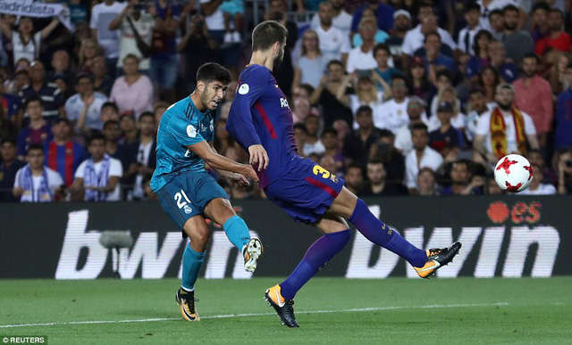 Hậu vệ người Tây Ban Nha phản lưới nhà mở tỷ số cho Real Madrid ở phút 50