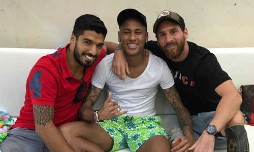 Messi và Neymar cùng phối hợp trên mạng xã hội để chọc đùa Pique