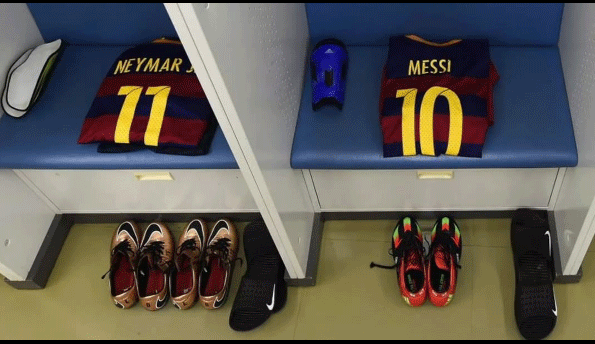 Messi đăng tải hình ảnh chia sẻ cùng Neymar trong phòng thay đồ