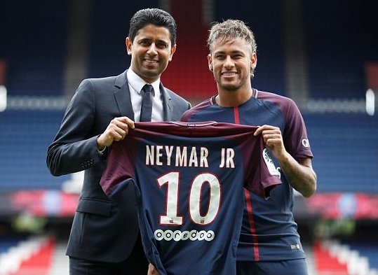 Neymar trong ngày ra mắt PSG