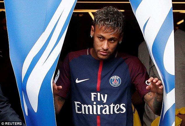 Neymar đã chính thức ra mắt CLB mới PSG