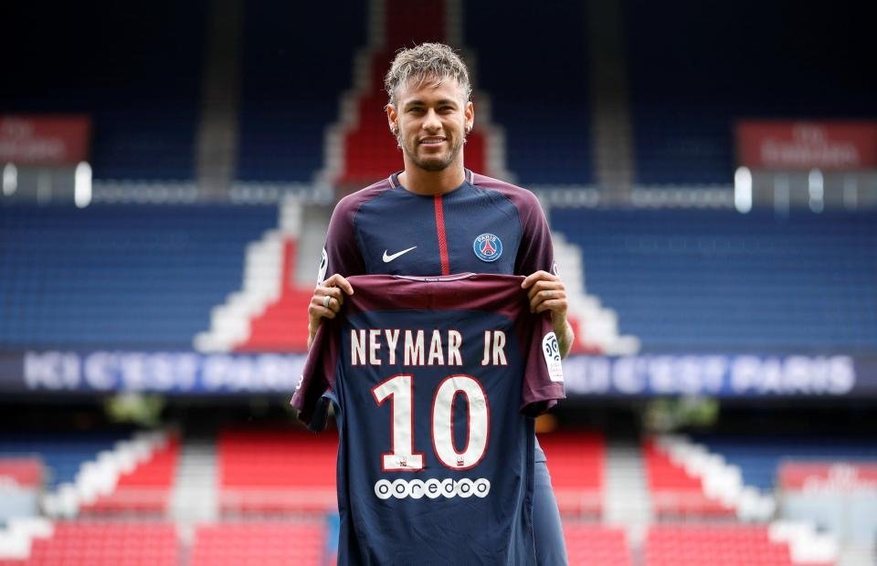 Neymar chính thức ra mắt trên sân Công viên các Hoàng tử