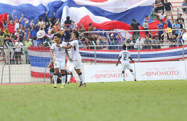 Cầu thủ U22 Thái Lan ăn mừng bàn thắng mở tỷ số