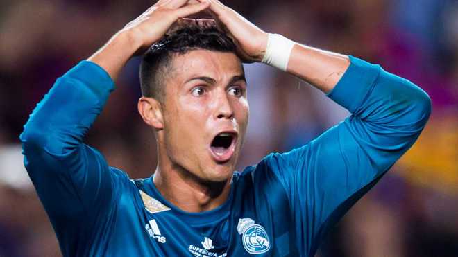 Ronaldo làm từ thiện khi La Liga nghỉ thi đấu