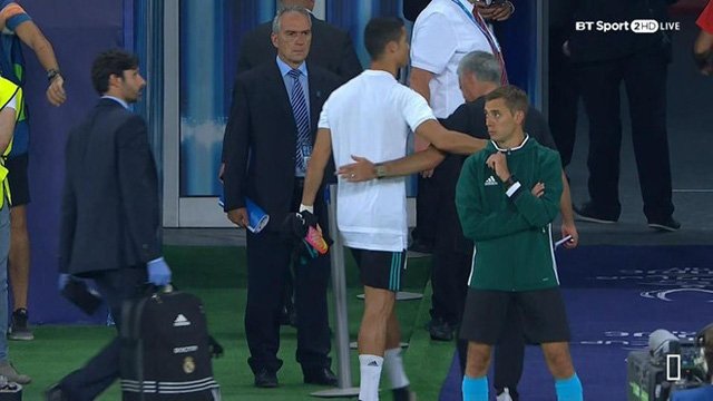 HLV Mourinho mỉa mai C.Ronaldo sau trận đấu
