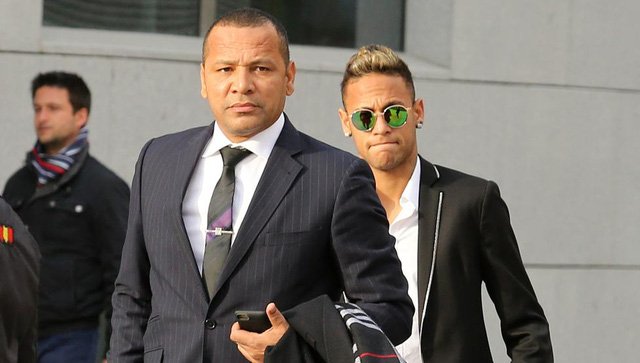 Ông Neymar Sr sắp nhận tiền từ cả Barcelona lẫn PSG