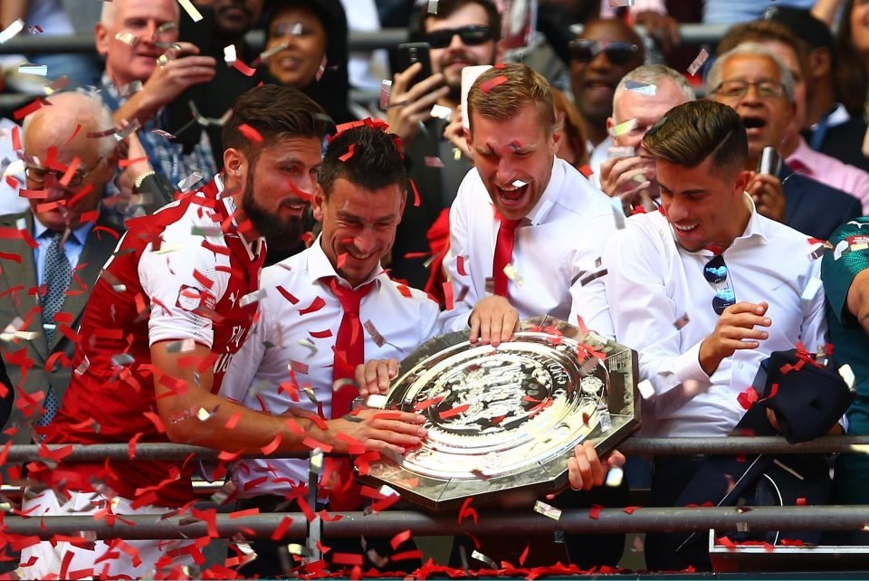Niềm vui của Arsenal khi nâng danh hiệu siêu cúp Anh