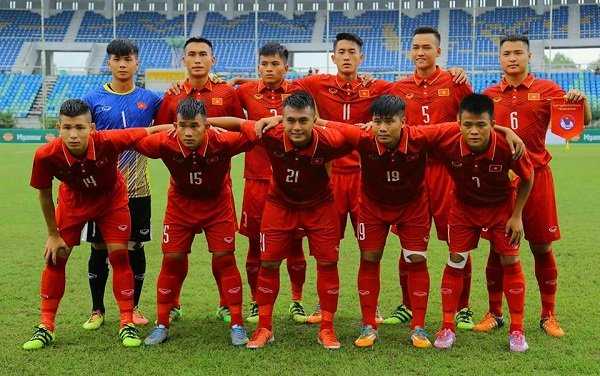 Tạo cơn mưa bàn thắng, U18 Việt Nam vươn lên dẫn đầu bảng