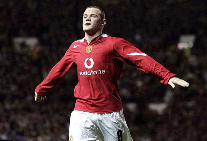 Wayne Rooney là cầu thủ tuổi teen đắt giá nhất thế giới khi gia nhập Man Utd vào năm 2004. Ngay trong trận ra mắt, Rooney ghi hat-trick giúp Man Utd đè bẹp Fenerbahce với tỷ số 6-2. Thành tích này chiếm một nửa trong số sáu bàn ở chín trận đầu tiên