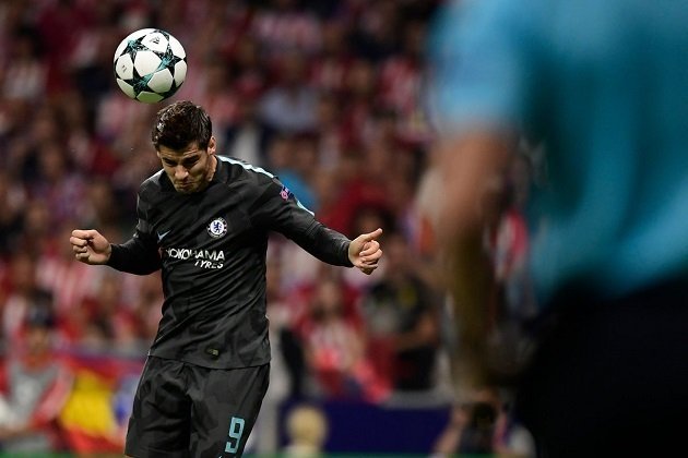  Morata lại khiến CĐV Chelsea nức lòng với bàn thắng vào lưới Atletico. 