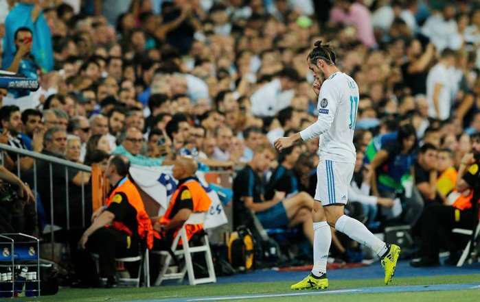 Bale bị CĐV la ó trên sân