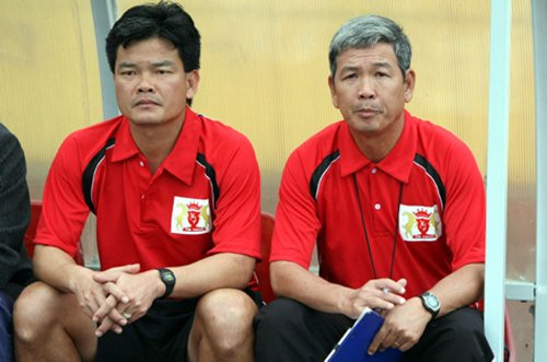 HLV Đoàn Minh Xương (phải) từng là HLV, và hiện tại ông là giảng viên của trường Đại Học Sư Phạm Thể dục Thể thao Trung ương 2.