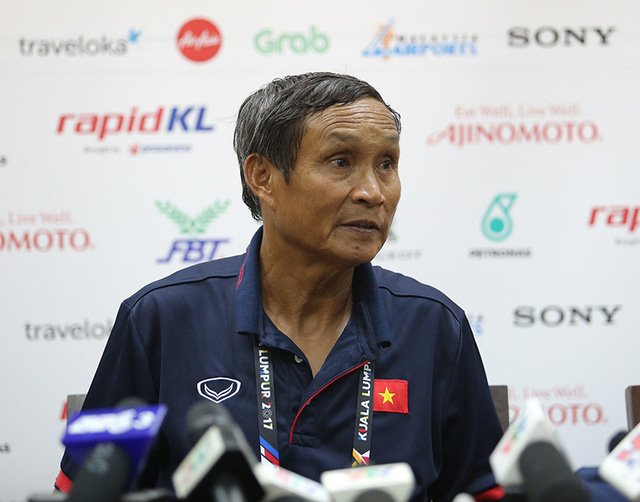 HLV Mai Đức Chung tiếp tục tạm thời dẫn dắt đội tuyển Việt Nam