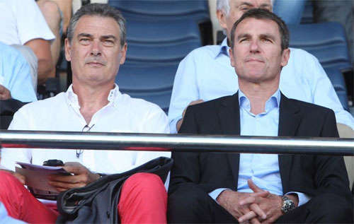 Tổng giám đốc mảng bóng đá Pep Segura (trái) và Giám đốc kỹ thuật Robert Fernandez là hai nhân vật chịu trách nhiệm mua bán cầu thủ cho Barca. 