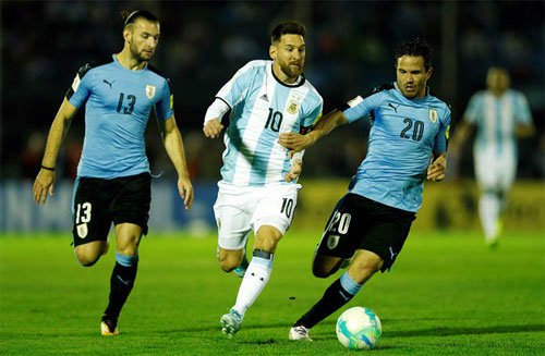 Messi không thể ghi bàn vào lưới Uruguay