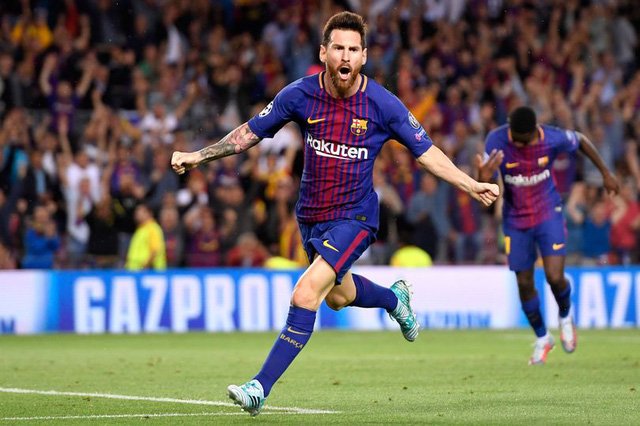 Messi đã cam kết ở lại Barcelona